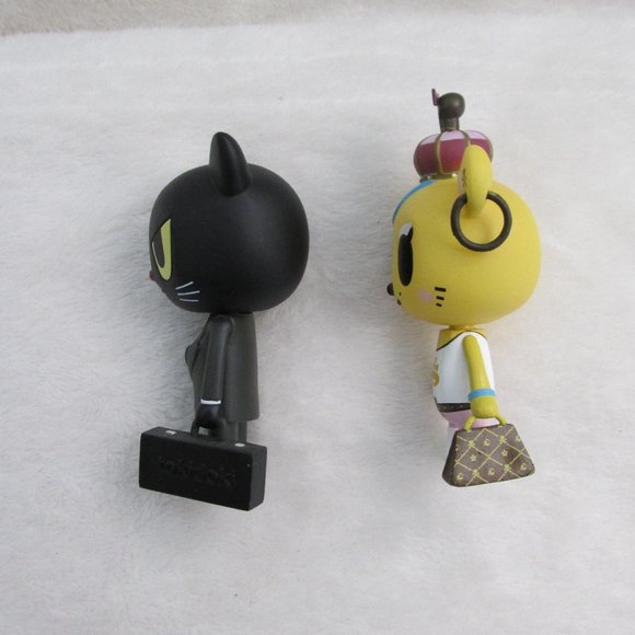 Tokidoki Two Royal Pride Agent Meow and Savana with 1 Box Small 3.5" from 2012 - Picture 5 of 11